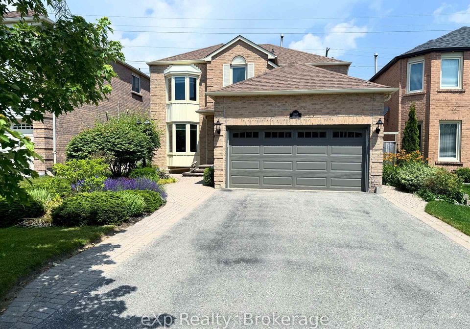 1067-maury-crescent-pickering-ontario-e13670998