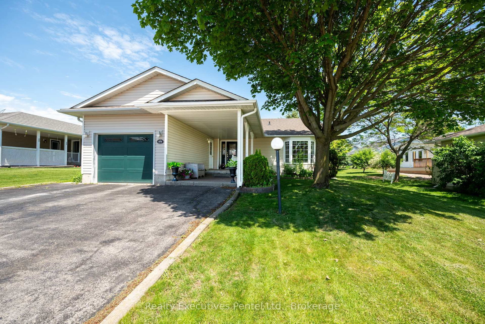 1-cliff-drive-clarington-ontario-e13671092