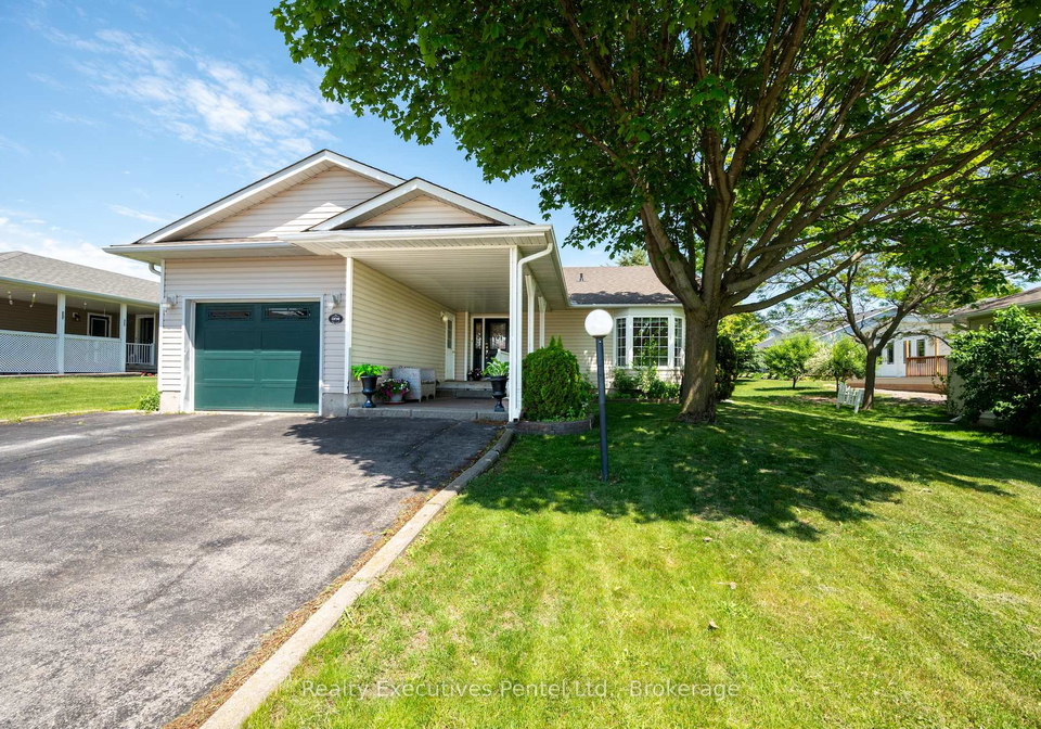 1-cliff-drive-clarington-ontario-e13671092