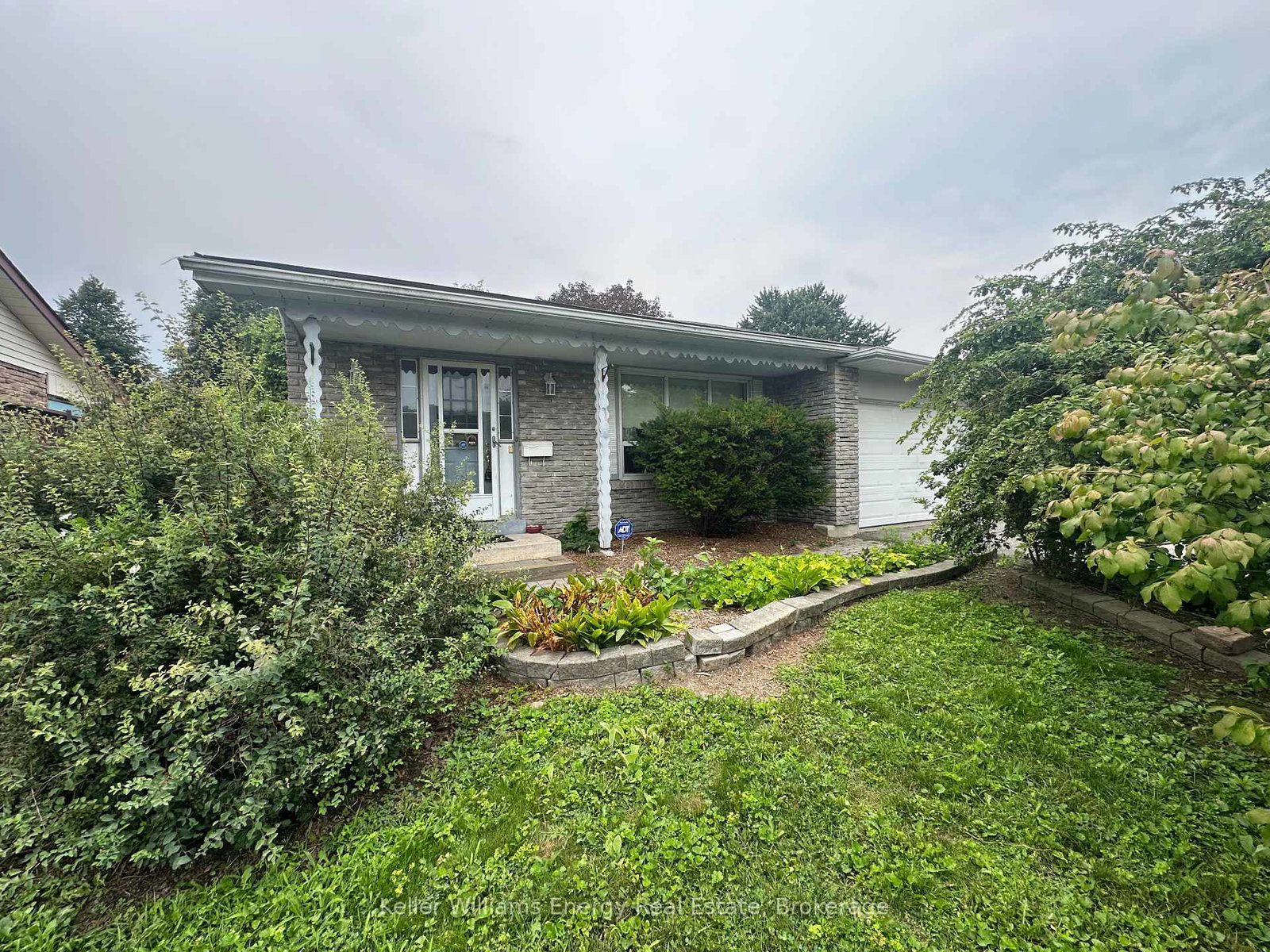 252-keewatin-street-s-oshawa-ontario-e13671260