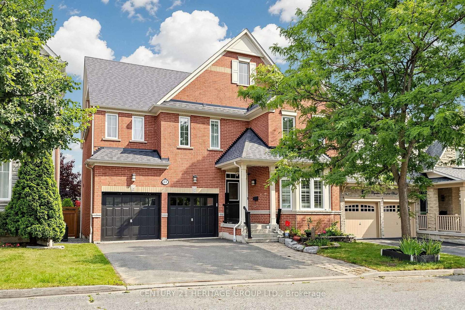 27-byram-downs-street-ajax-ontario-e13671372