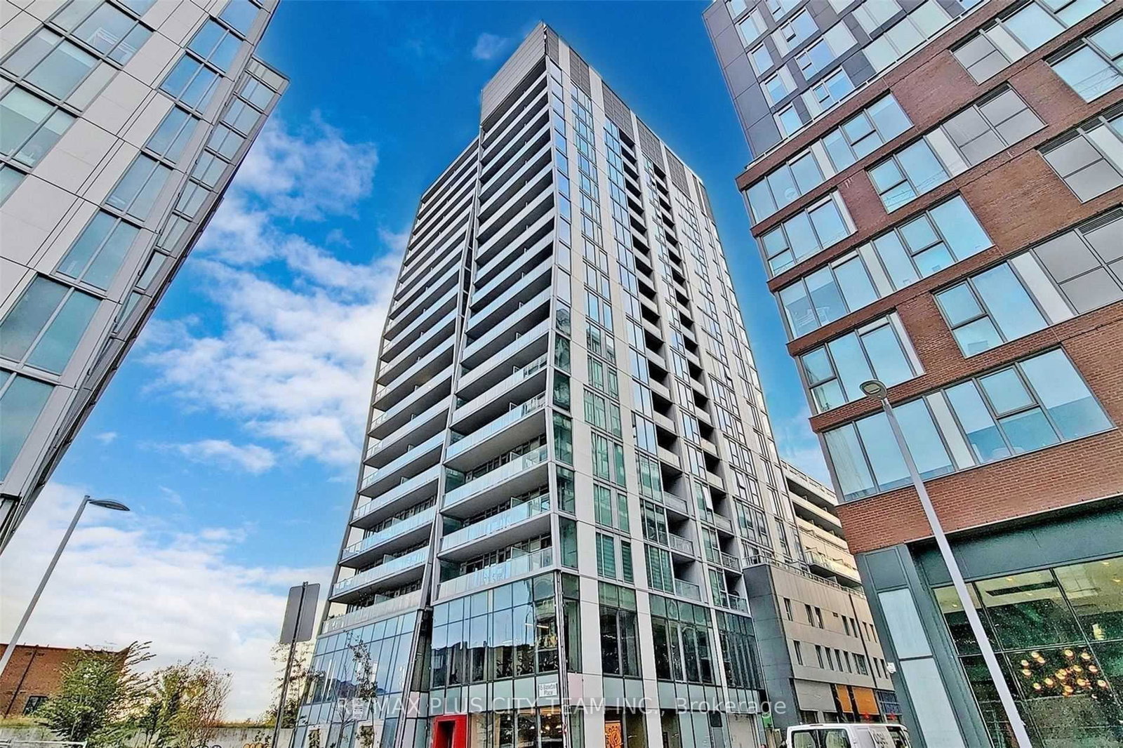 15-baseball-place-toronto-toronto-ontario-e13671880