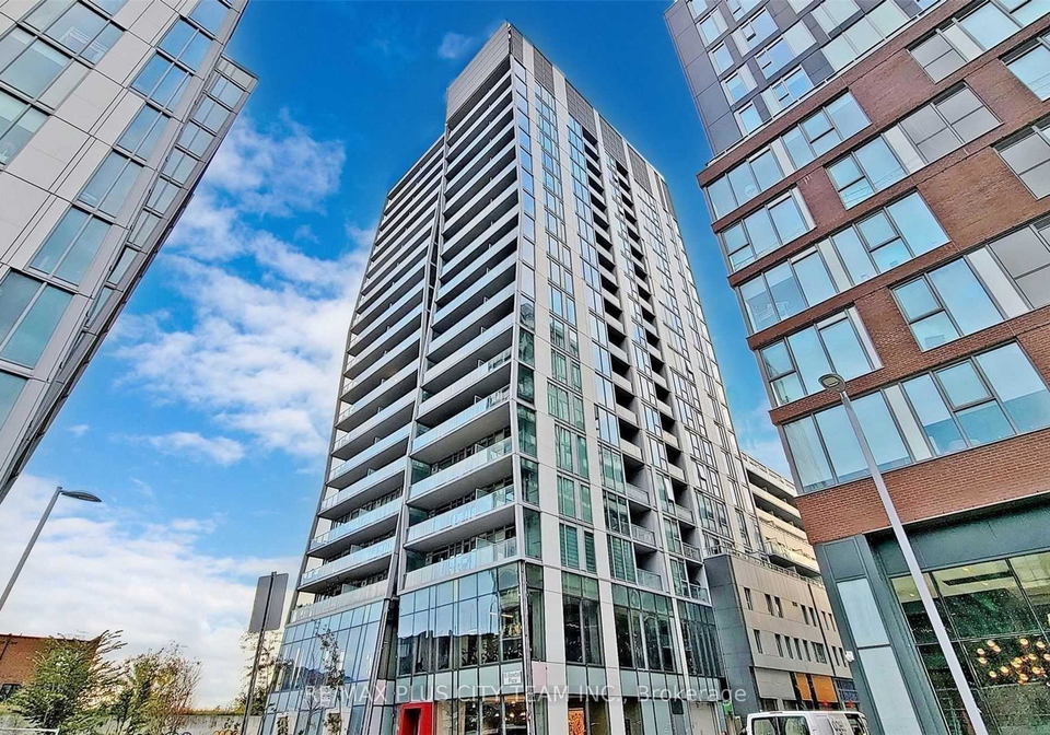 15-baseball-place-toronto-toronto-ontario-e13671880