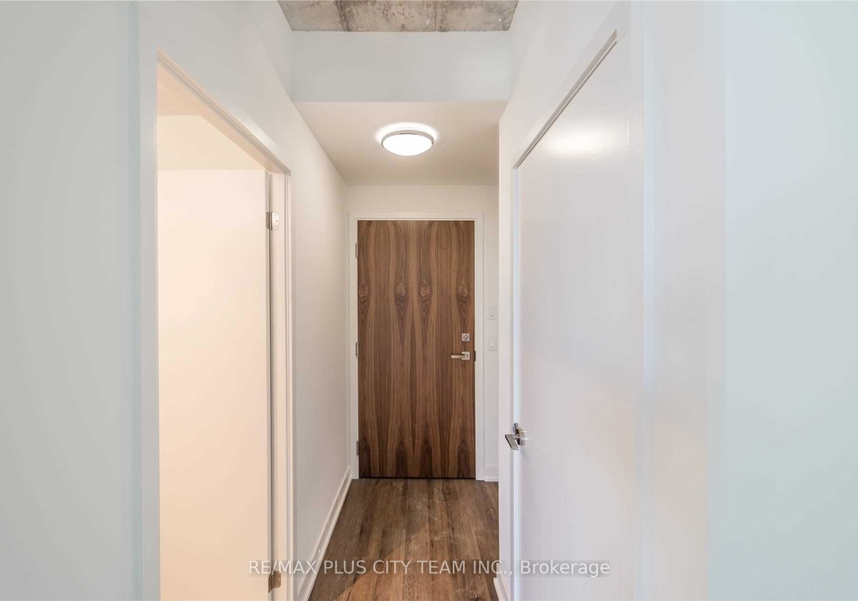 15-baseball-place-toronto-toronto-ontario-e13671880