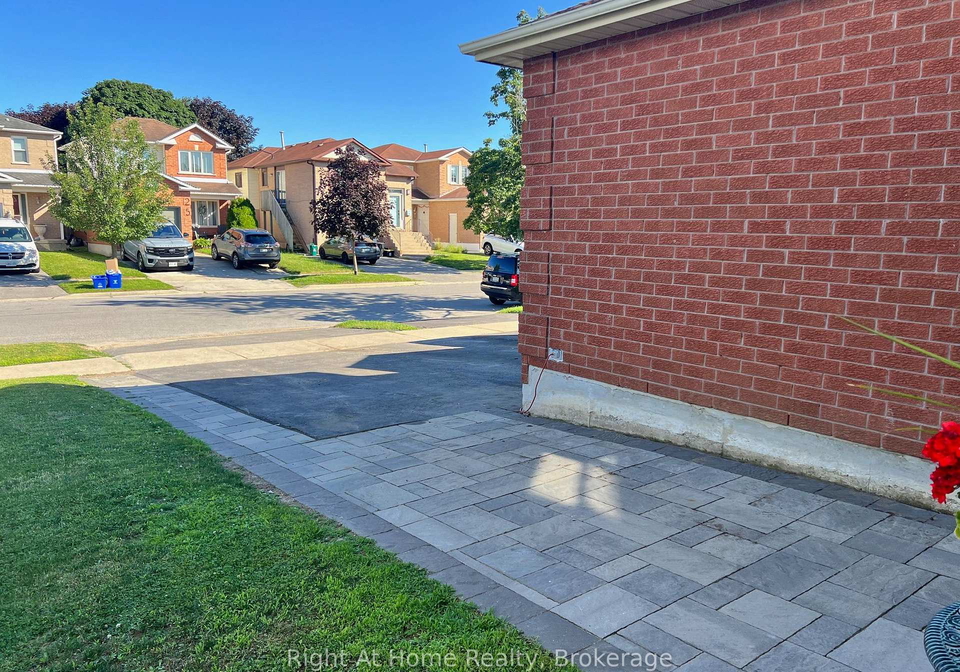 26-moyse-drive-clarington-ontario-e13672442