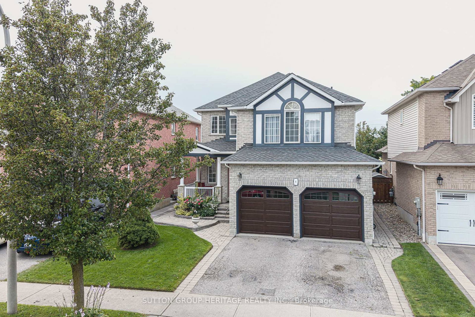 4-divine-drive-whitby-ontario-e13672542
