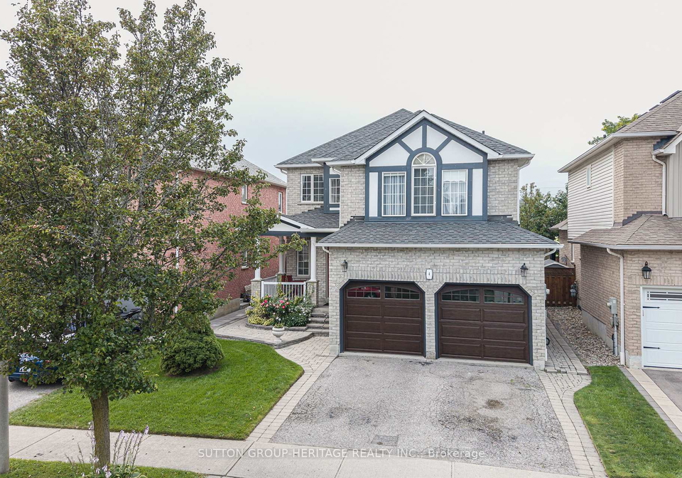 4-divine-drive-whitby-ontario-e13672542