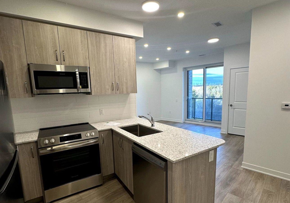 385-arctic-red-drive-oshawa-ontario-e13672876