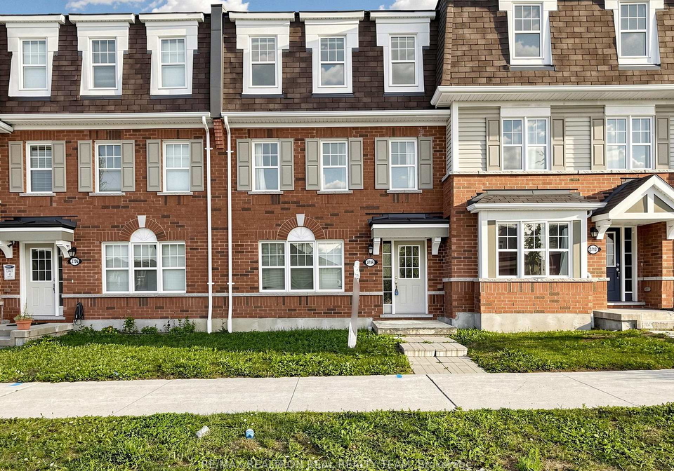 2708-burkholder-drive-pickering-ontario-e13673070