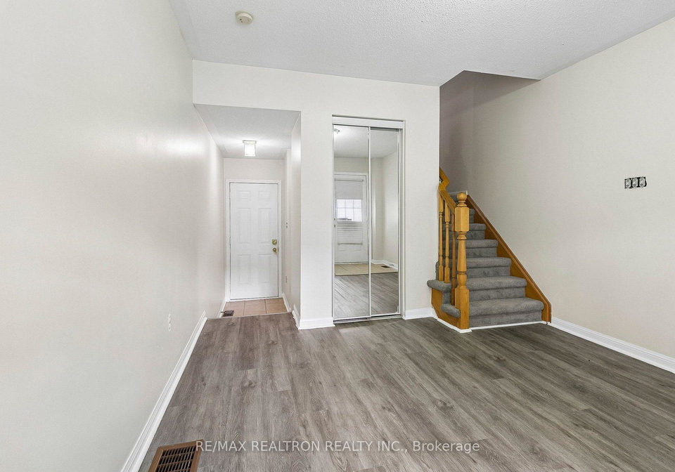 23-ecopark-gate-toronto-scarborough-ontario-e13673410