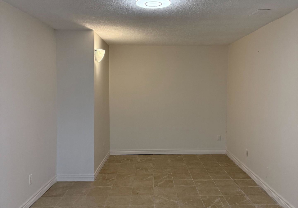 32-heaver-drive-whitby-ontario-e13673526
