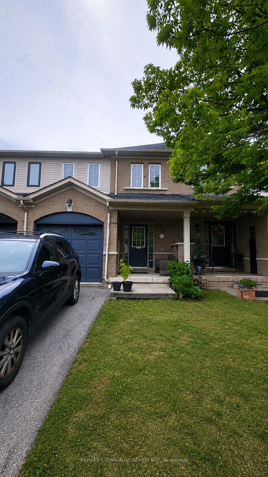 61-beer-crescent-ajax-ontario-e13673748
