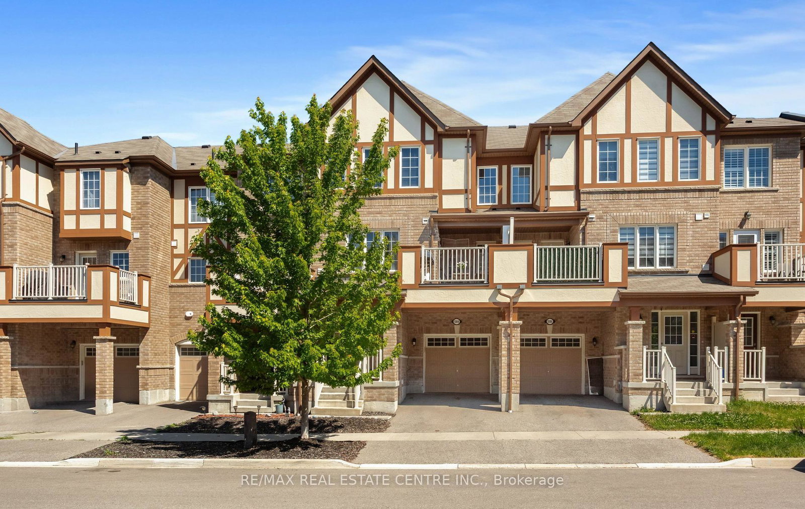 1084-silk-street-pickering-ontario-e13673772