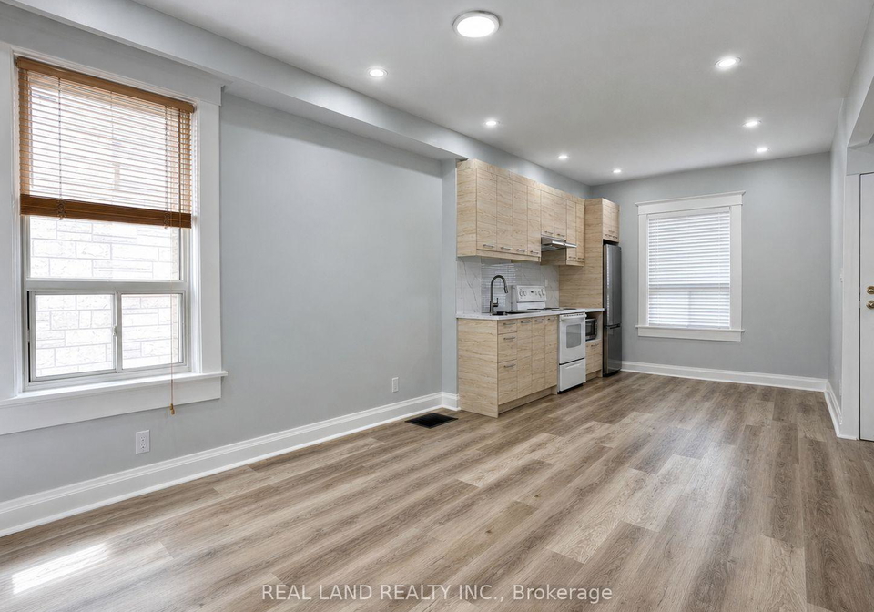 225-coxwell-avenue-toronto-toronto-ontario-e13674100