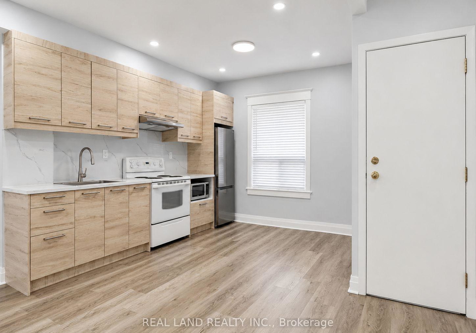 225-coxwell-avenue-toronto-toronto-ontario-e13674100