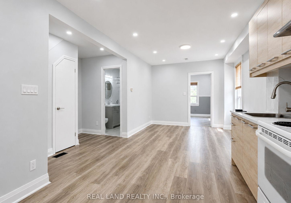 225-coxwell-avenue-toronto-toronto-ontario-e13674100