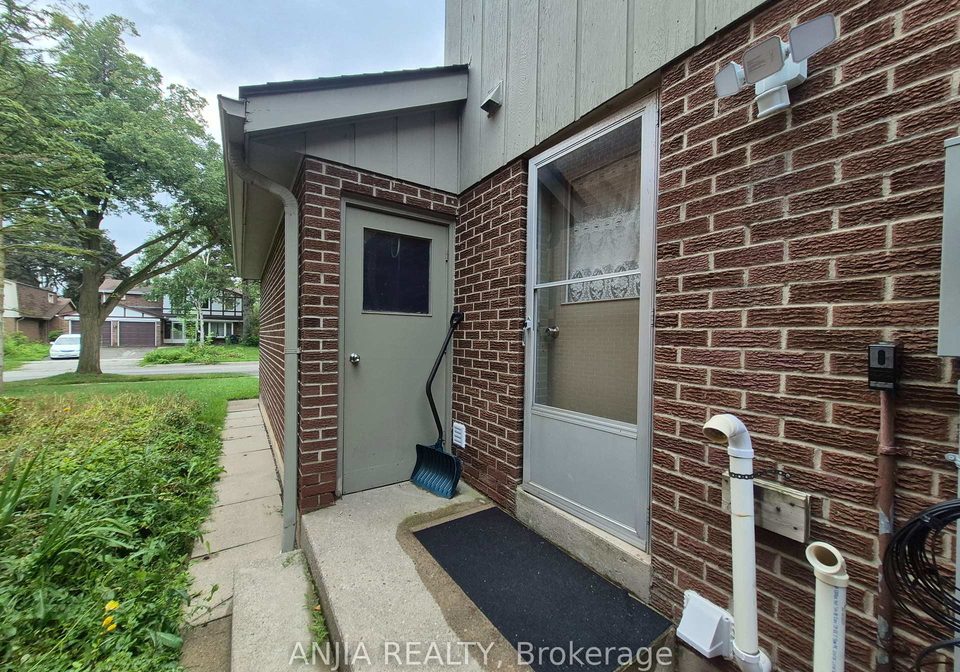 132-heatherside-drive-toronto-scarborough-ontario-e13674262