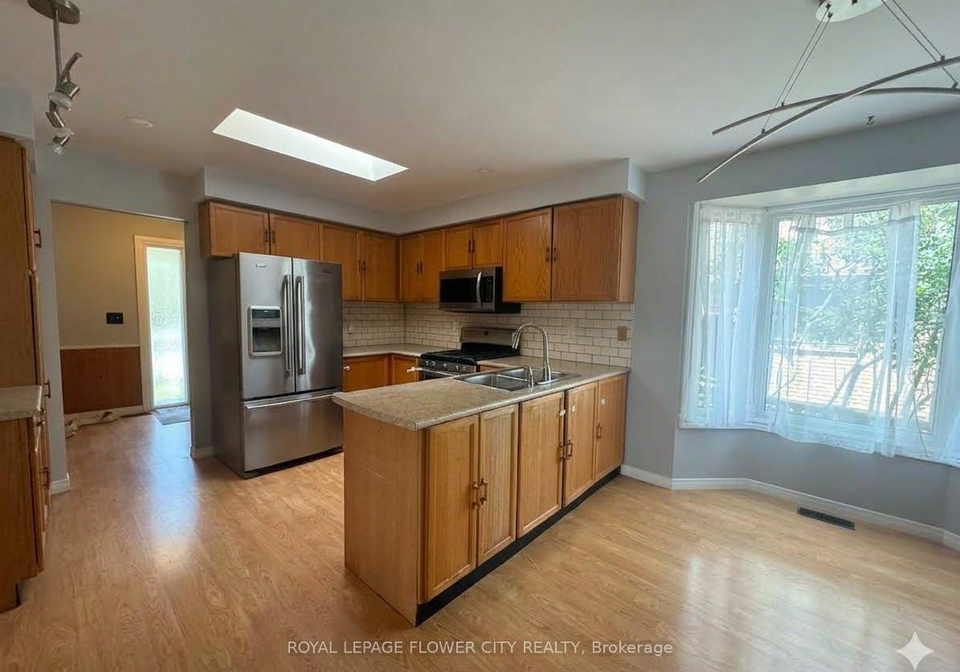 5-pinedale-crescent-clarington-ontario-e13675694