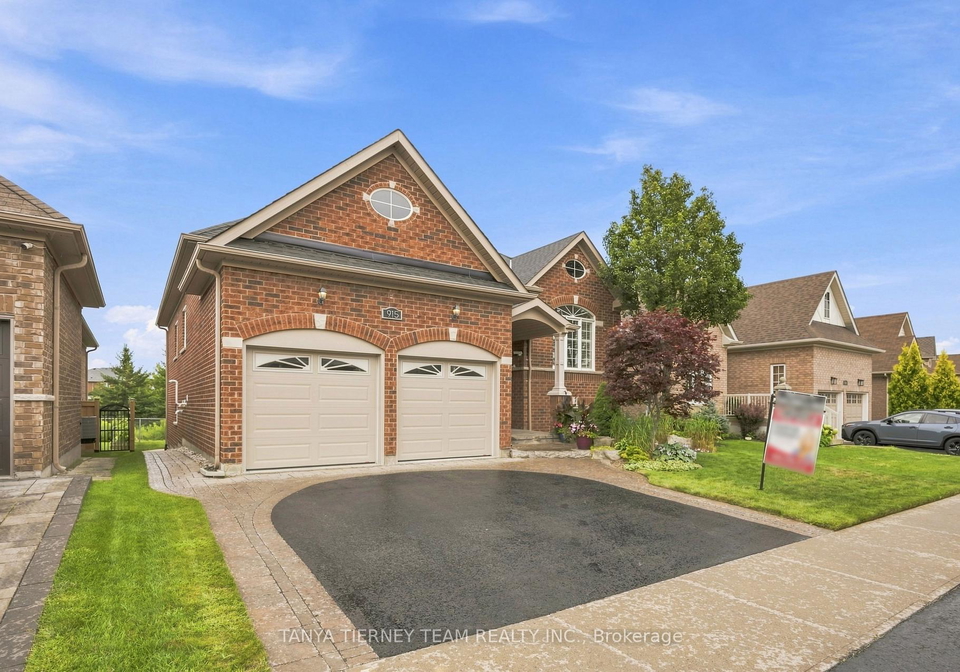 915-black-cherry-drive-oshawa-ontario-e13676084