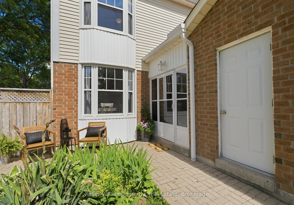 25-habitant-crescent-whitby-ontario-e13676340
