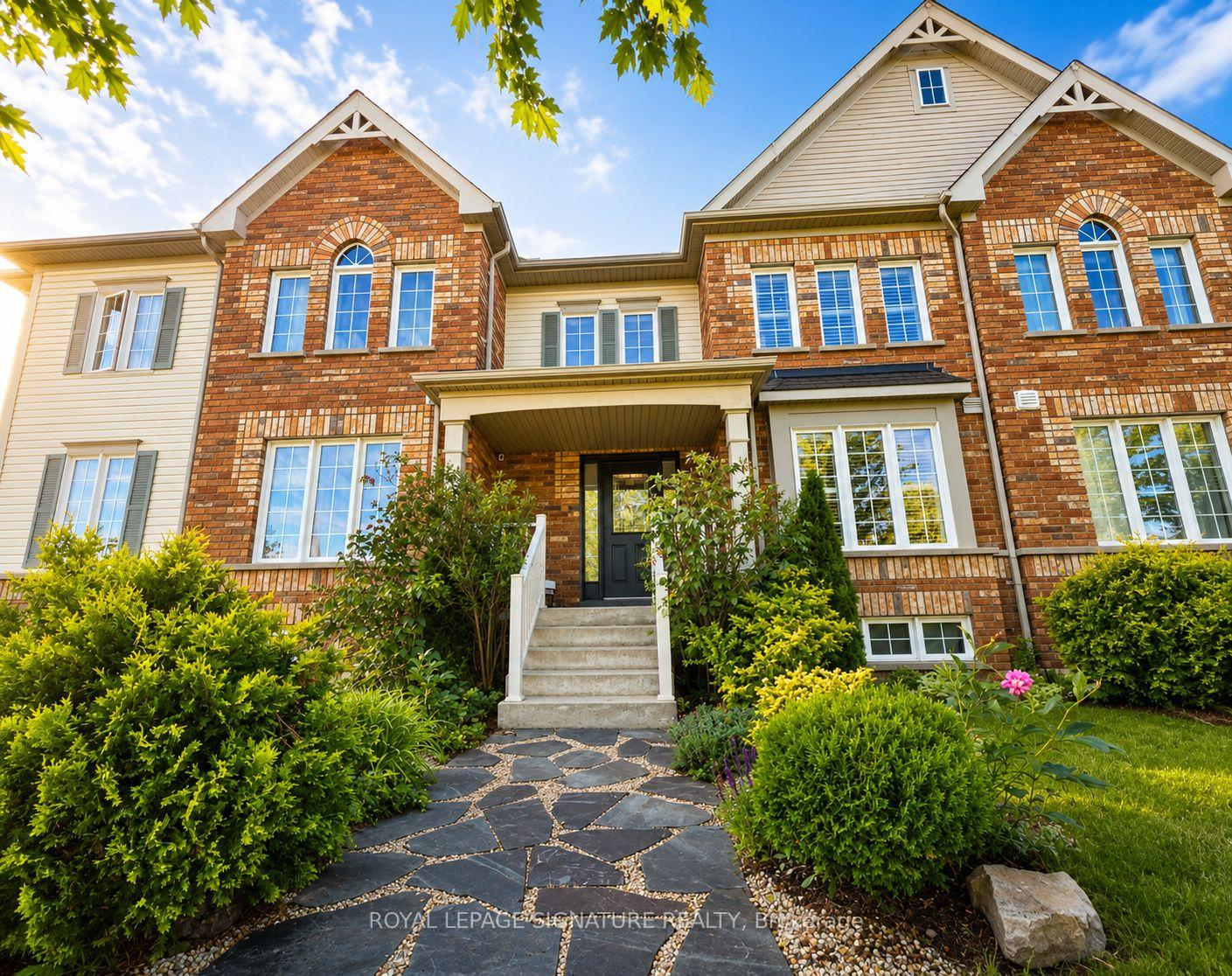 12-blytheway-gate-ajax-ontario-e13677652