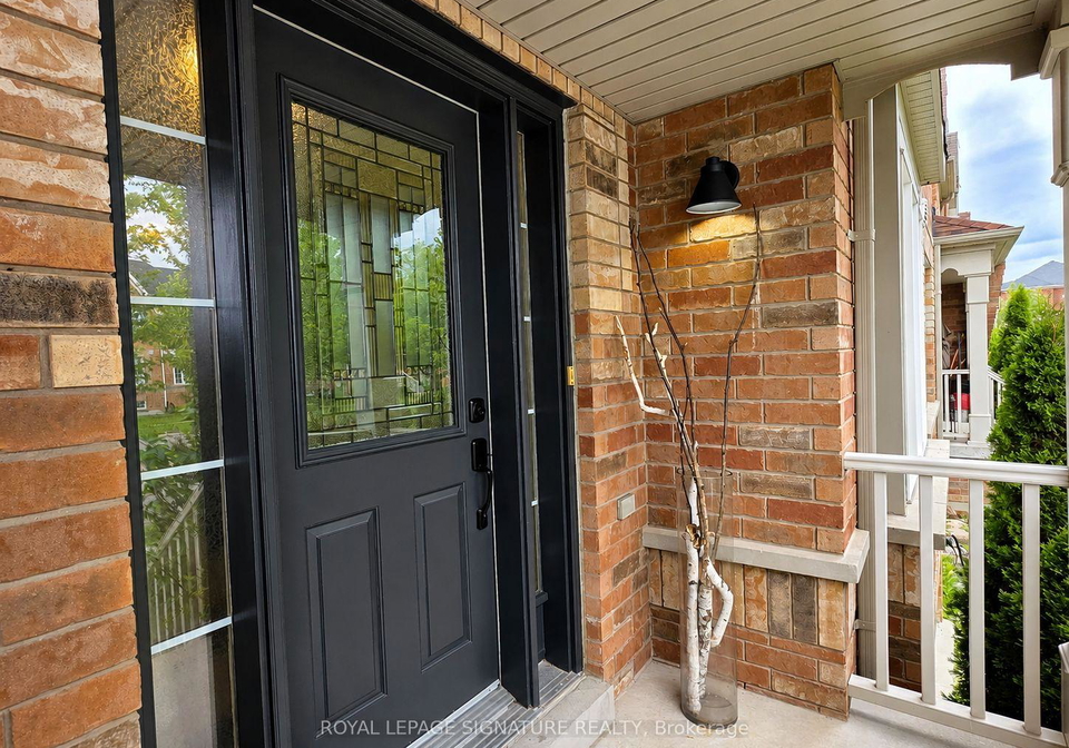 12-blytheway-gate-ajax-ontario-e13677652
