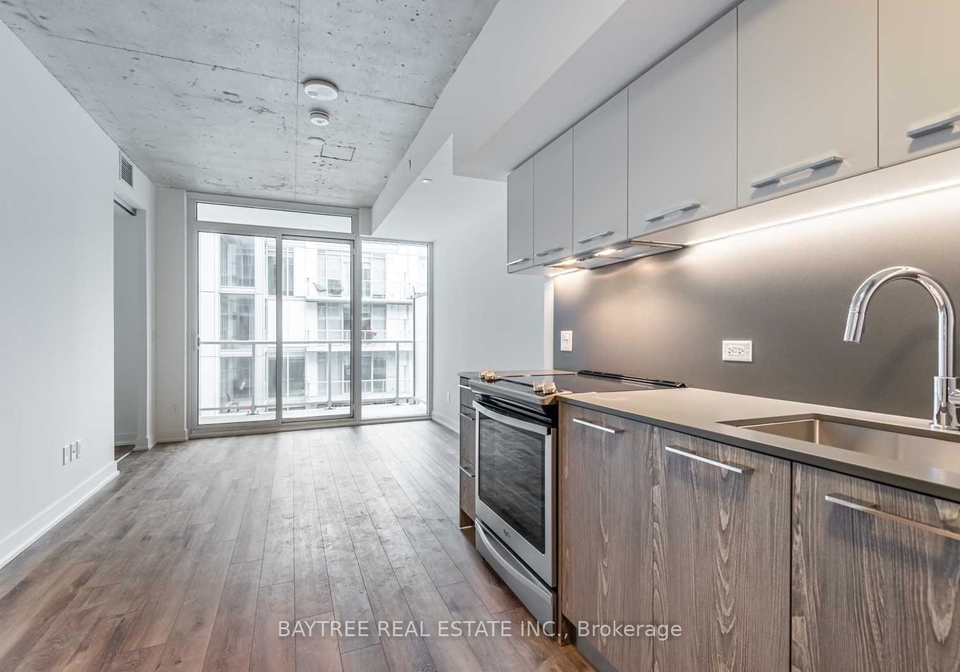 30-baseball-place-toronto-toronto-ontario-e13677968