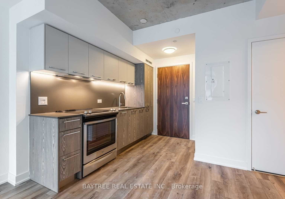 30-baseball-place-toronto-toronto-ontario-e13677968