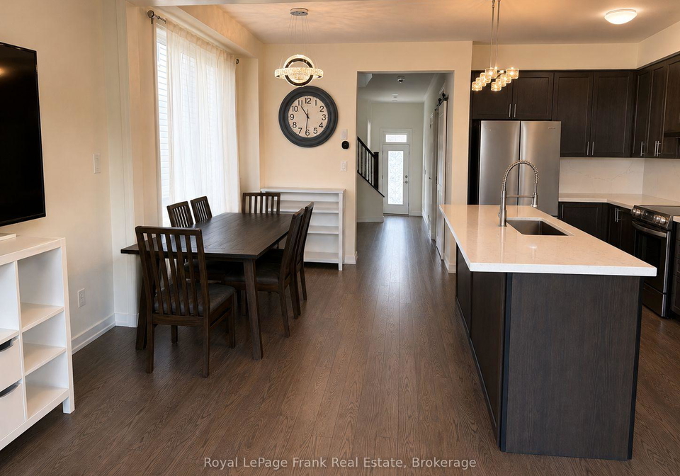 18-larkin-lane-clarington-ontario-e13678062