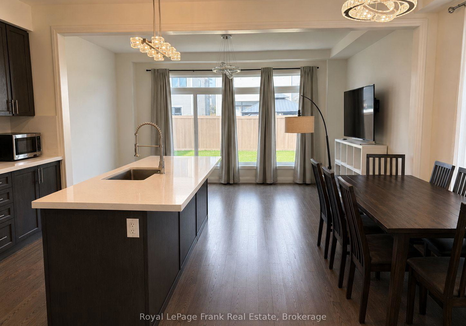 18-larkin-lane-clarington-ontario-e13678062