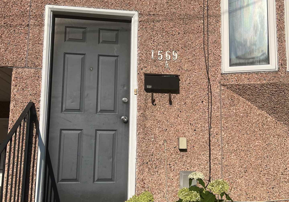 1569a-kingston-road-toronto-scarborough-ontario-e13679008