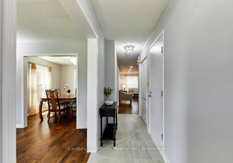 8-murkar-crescent-whitby-ontario-e13679204