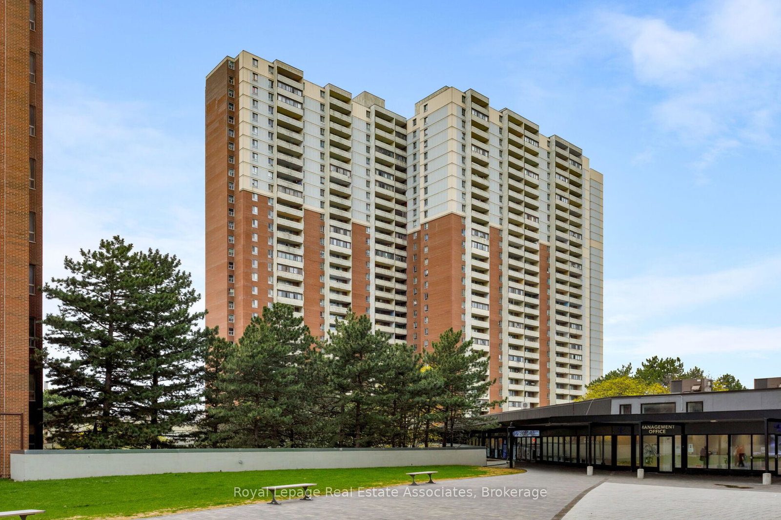 5-massey-square-toronto-east-york-ontario-e13679284