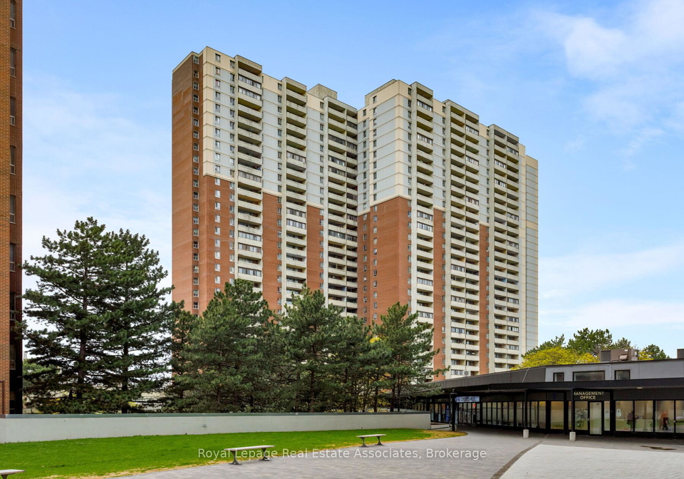 5-massey-square-toronto-east-york-ontario-e13679284