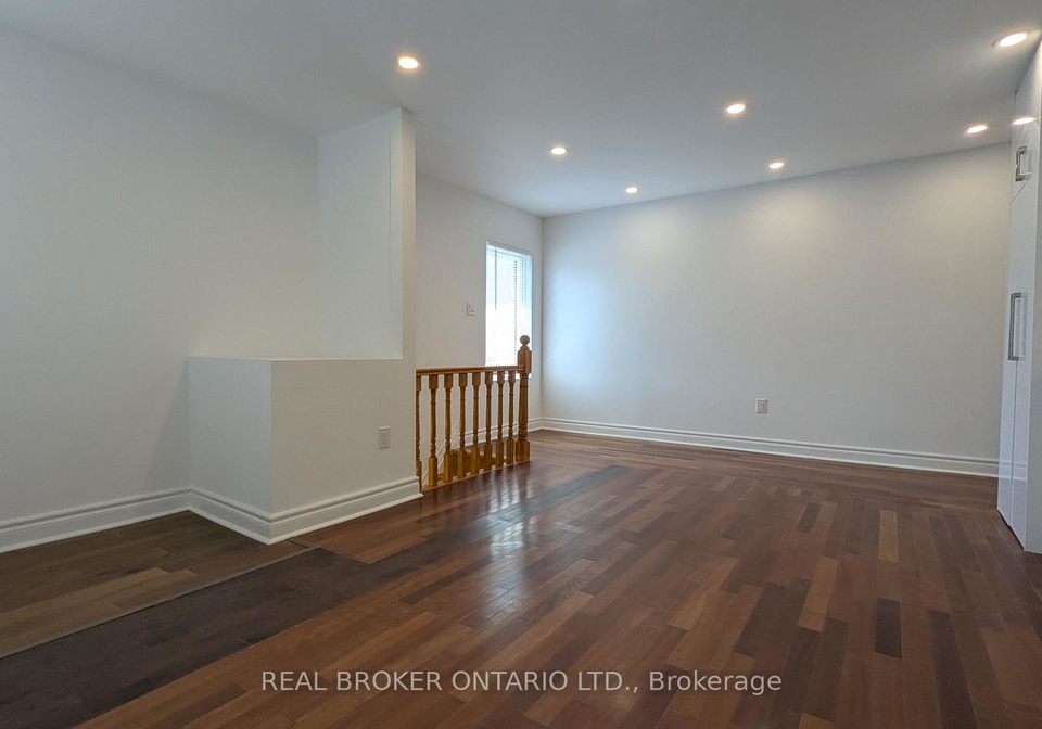 1150-woodbine-avenue-toronto-east-york-ontario-e13679312