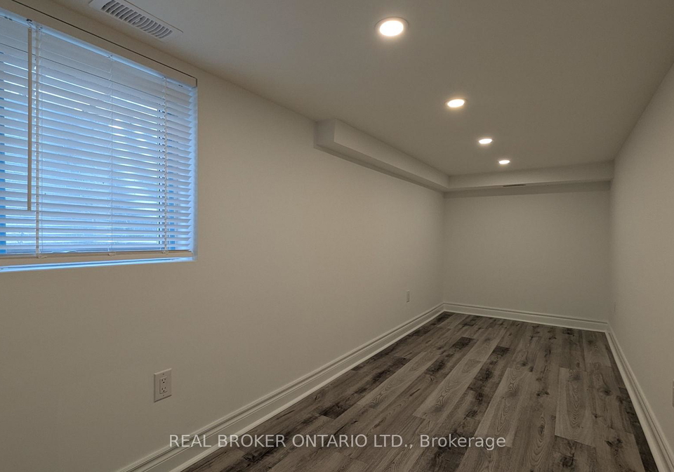 1150-woodbine-avenue-toronto-east-york-ontario-e13679316