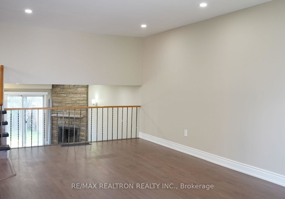 122-copperwood-square-toronto-scarborough-ontario-e13680086