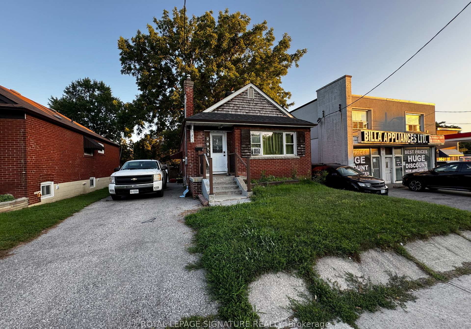 2935-st-clair-avenue-e-toronto-east-york-ontario-e13680342