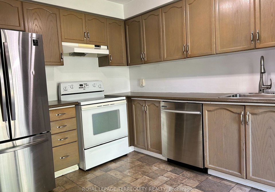 129-trewin-lane-clarington-ontario-e13680920