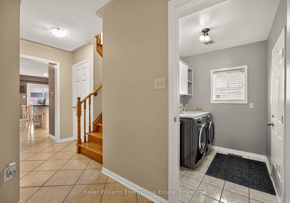 4-holman-court-whitby-ontario-e13681996