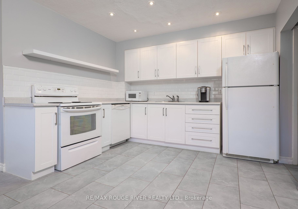 925-bayly-street-pickering-ontario-e13682212