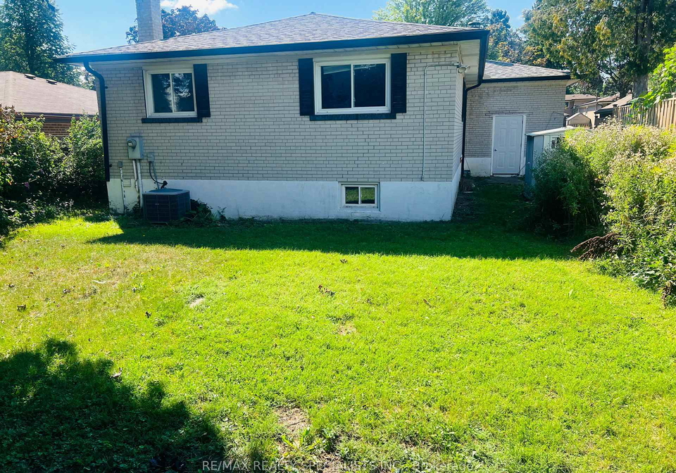 22-griselda-crescent-toronto-scarborough-ontario-e13683394