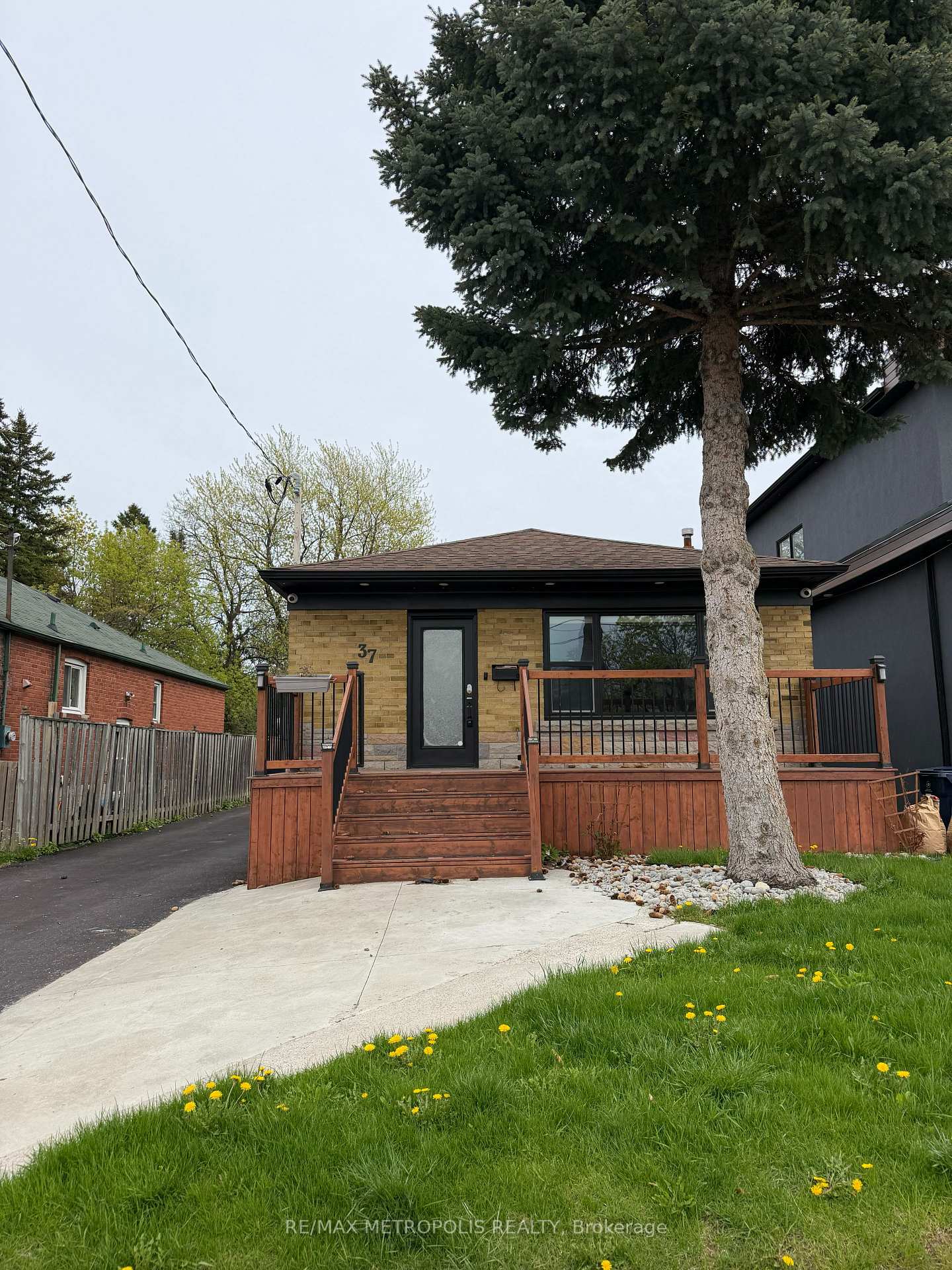 37-lynvalley-crescent-toronto-scarborough-ontario-e13683610