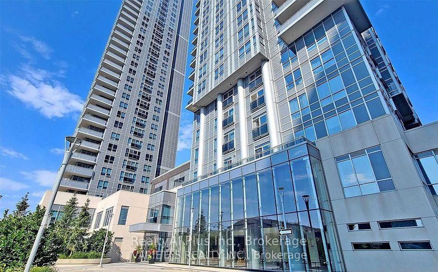 village-green-square-toronto-scarborough-ontario-e13684202