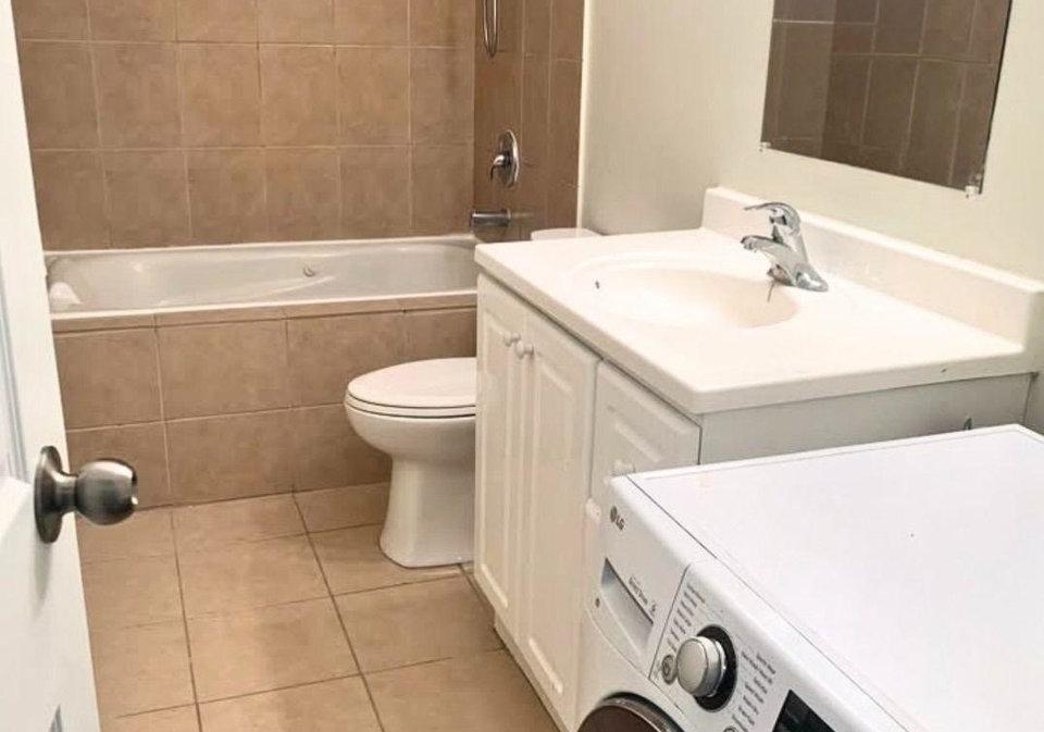 422-danforth-avenue-toronto-east-york-ontario-e13684736
