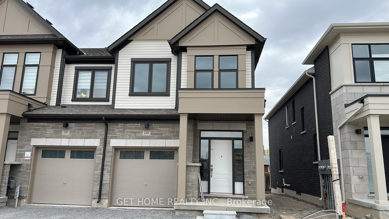 258-okanagan-path-oshawa-ontario-e13684790