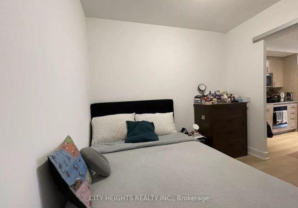 2545-simcoe-street-n-oshawa-ontario-e13684796