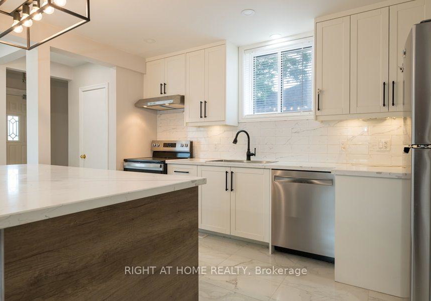 6-bellvare-crescent-toronto-scarborough-ontario-e13685438