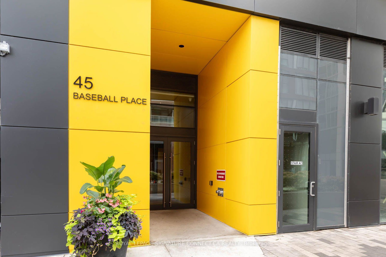 45-baseball-place-toronto-toronto-ontario-e13685520