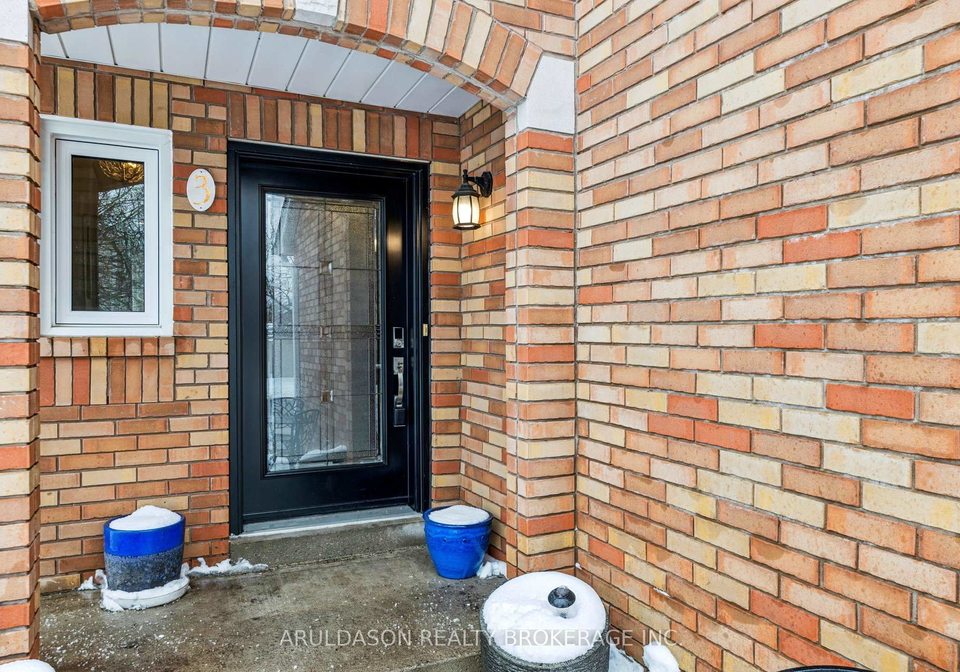 3-booth-crescent-ajax-ontario-e13686552